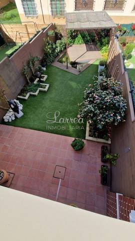 Casa adosada en Venta en Sabino Arana Kalea en Igorre