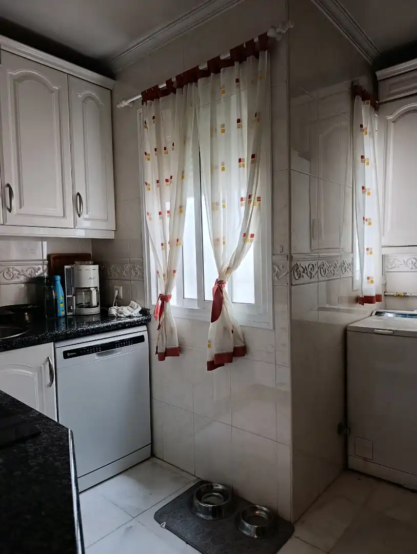 Kitchen of Flat for sale in Sevilla  with Furnished and Balcony