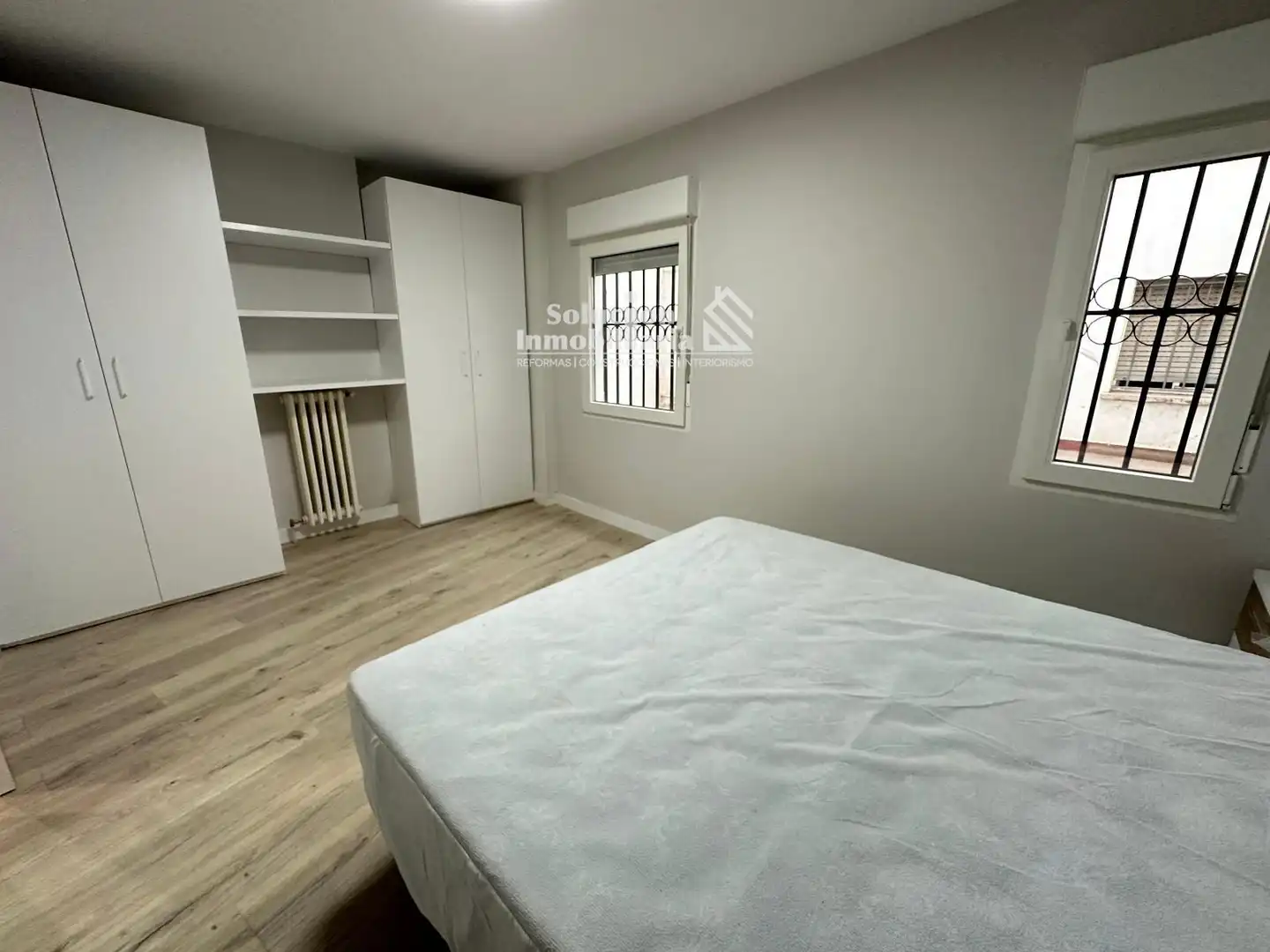 Schlafzimmer von Wohnung zur Miete in Salamanca mit Heizung, Terrasse und Möbliert