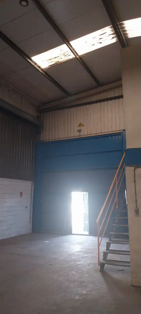 Nau industrial de lloguer en Camarma de Esteruelas amb Alarma