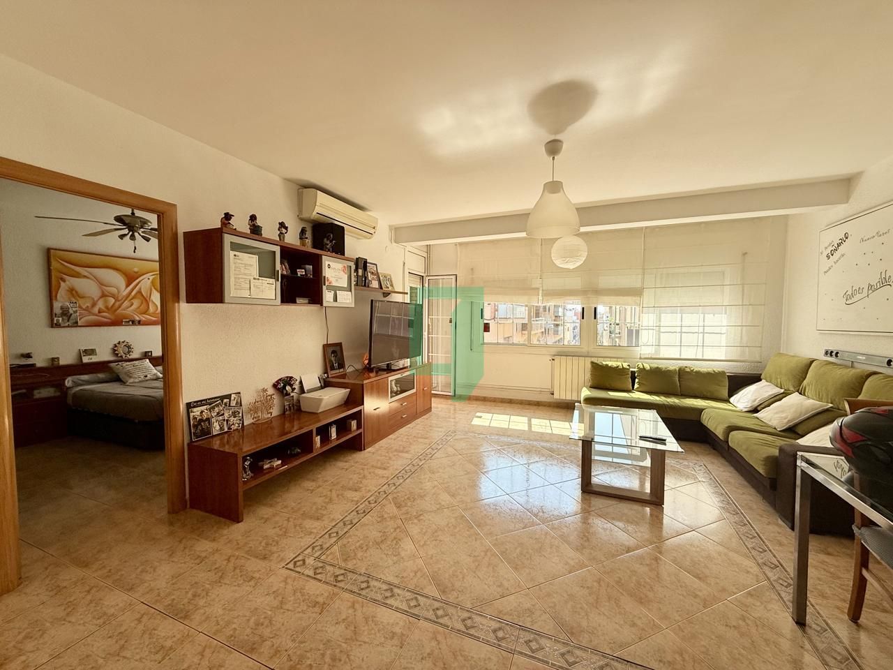 Living room of Flat for sale in Badalona  with Air Conditioner, Heating and Balcony