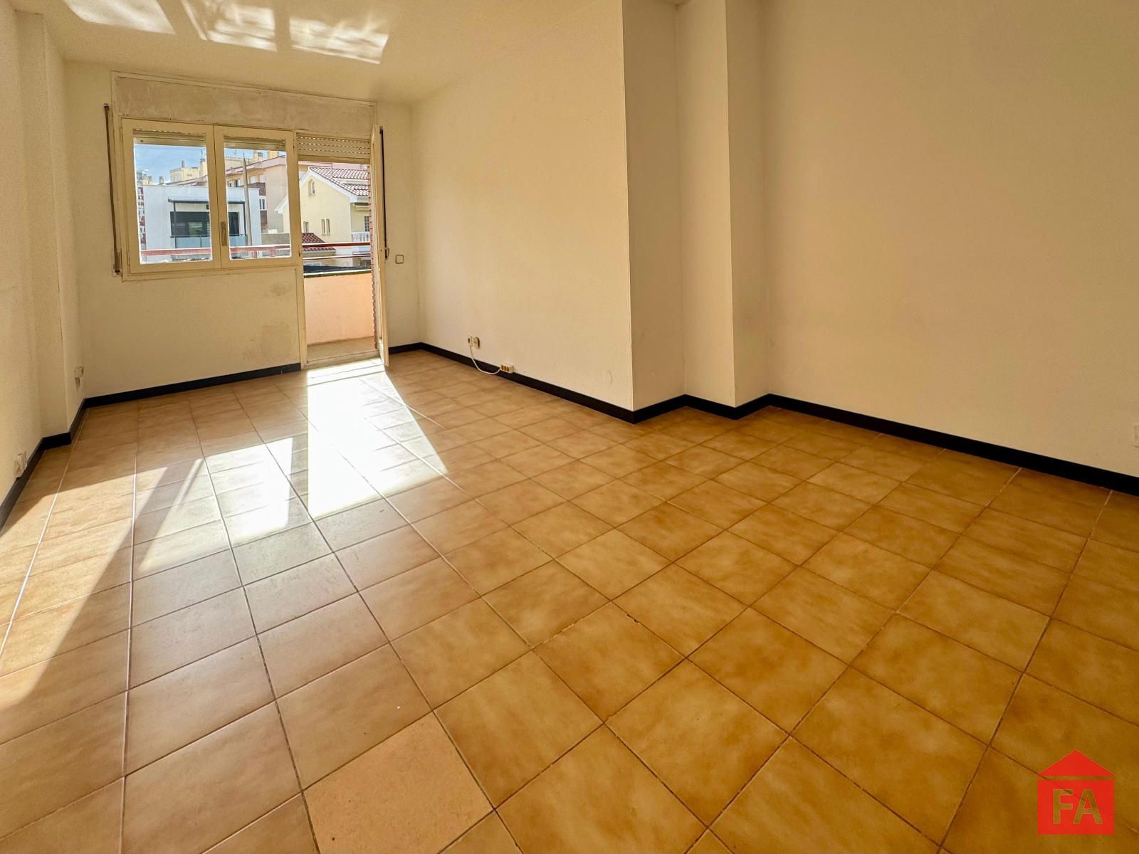 Sala de estar de Piso en venta en El Vendrell con Piscina y Piscina comunitaria