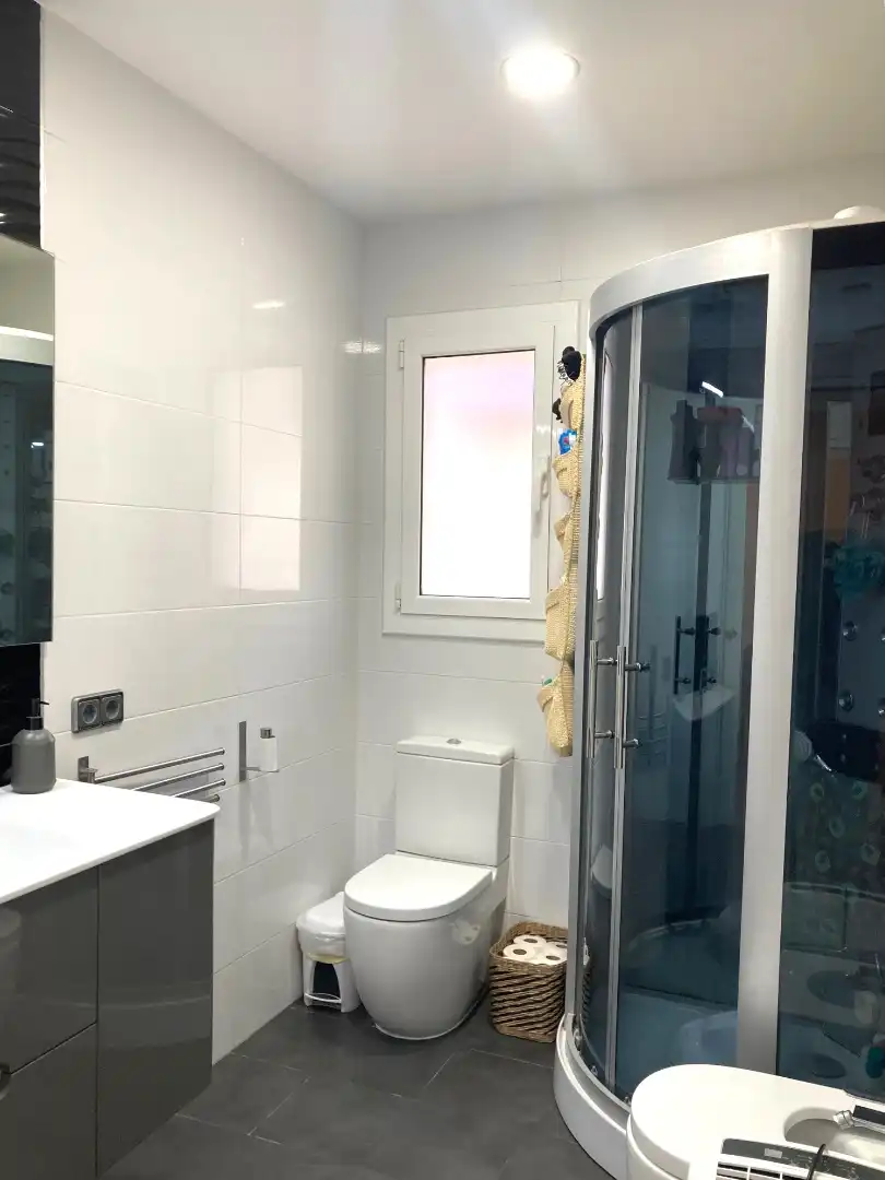 Baño de Casa o chalet en venta en Corbera de Llobregat con Aire acondicionado, Calefacción y Jardín privado