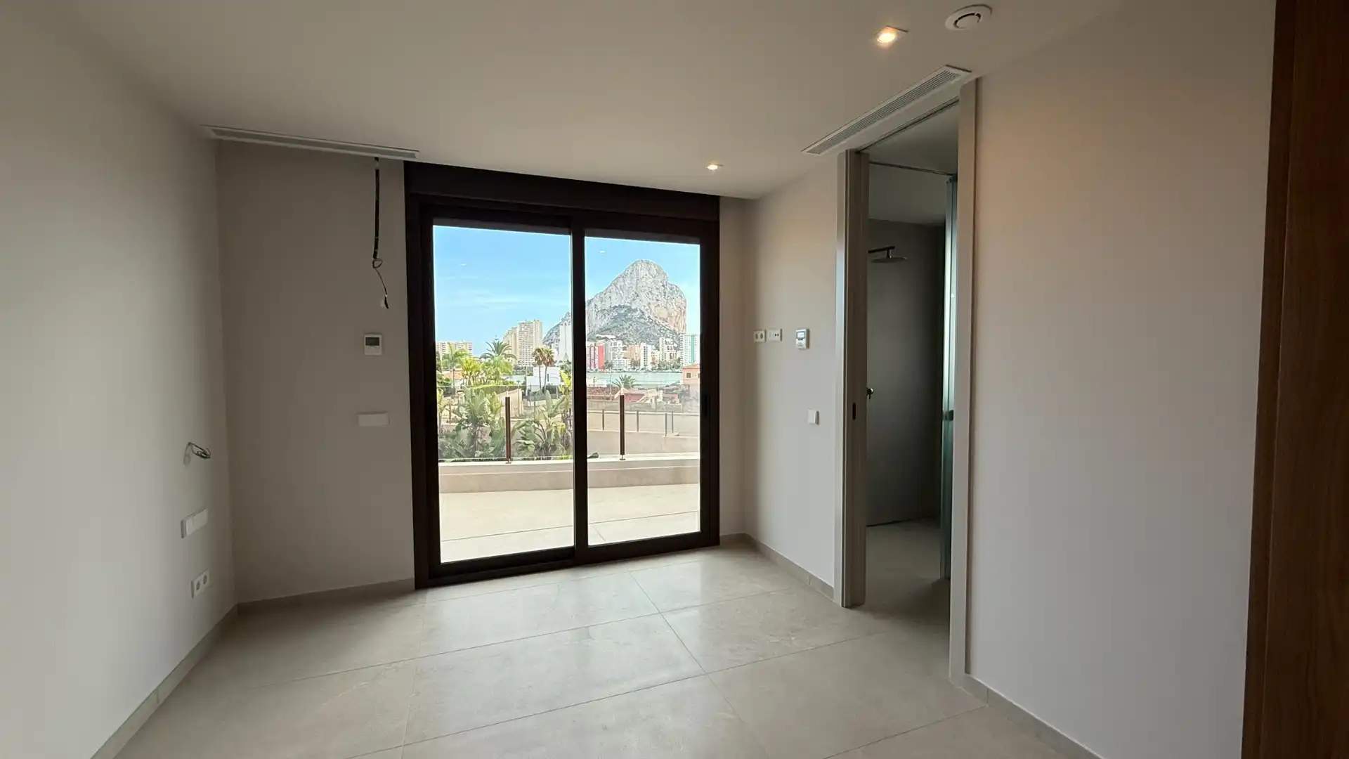 Dormitori de Casa o xalet en venda en Calpe / Calp amb Aire condicionat, Calefacció i Jardí privat