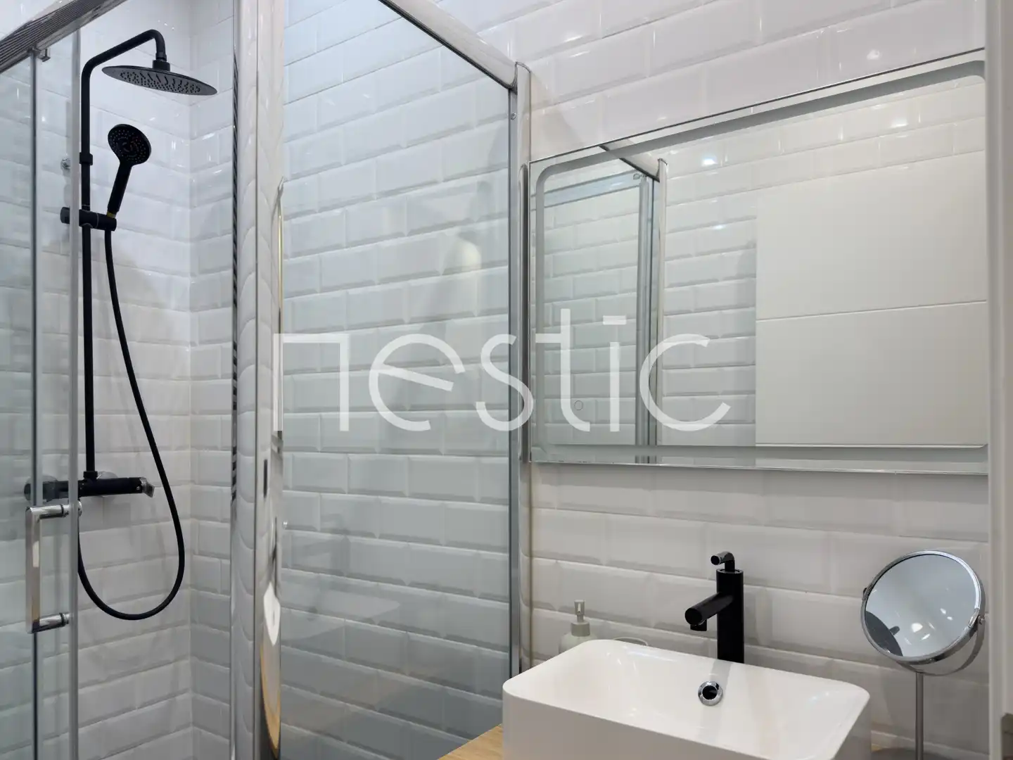 Baño de Apartamento de alquiler en Madrid con Aire acondicionado, Calefacción y Amueblado