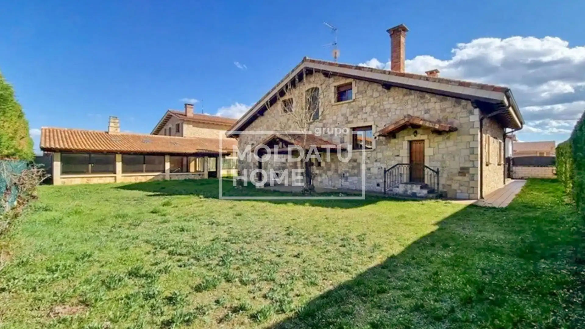 Vista exterior de Casa o chalet en venta en Villarcayo de Merindad de Castilla la Vieja con Calefacción, Terraza y Trastero
