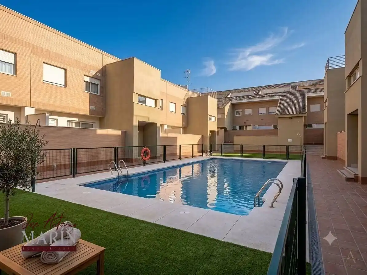 Piscina de Dúplex de alquiler en Badajoz con Aire acondicionado, Terraza y Amueblado