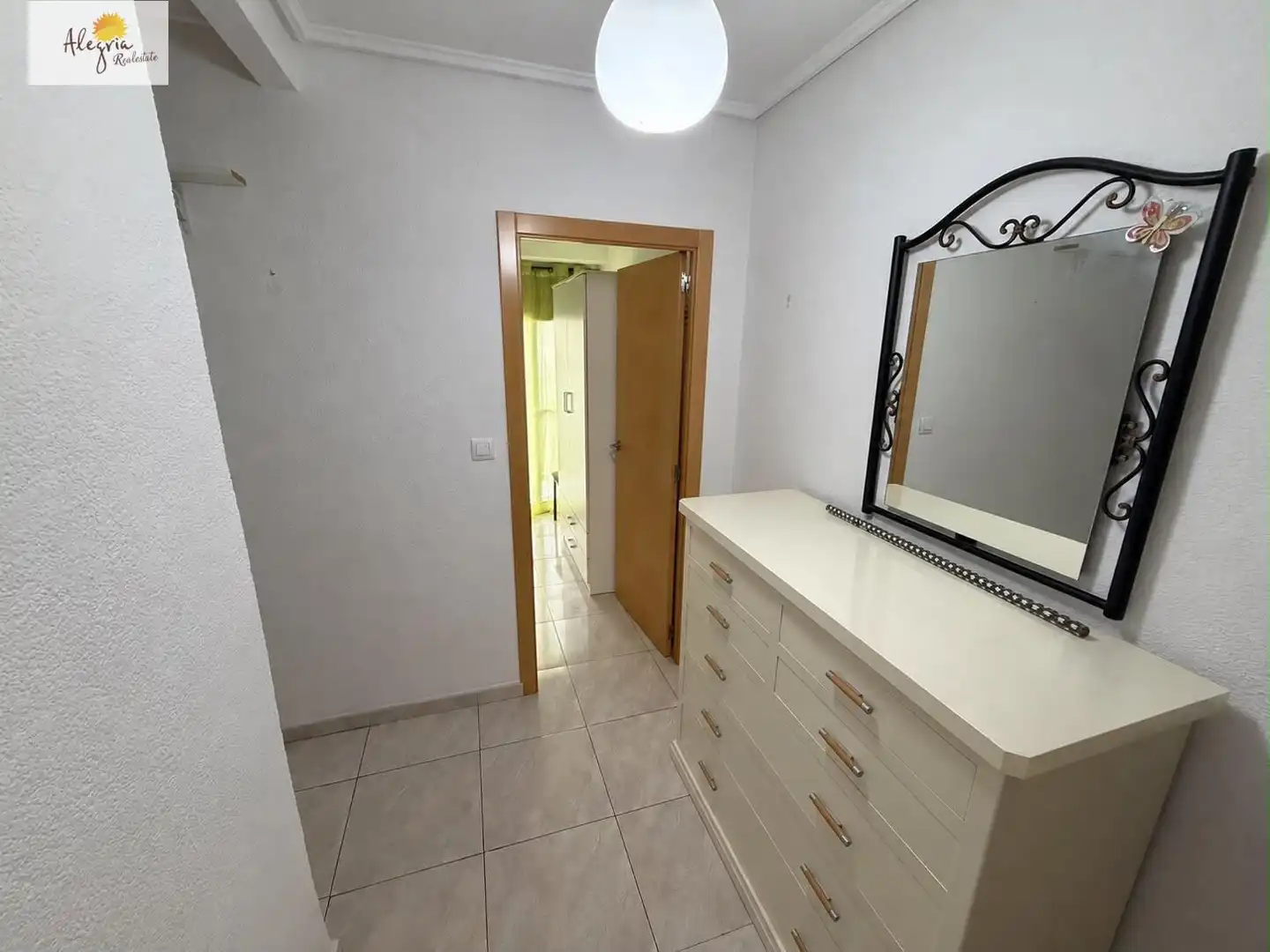 Apartament de lloguer a DEMOCRACIA, Nou Moles