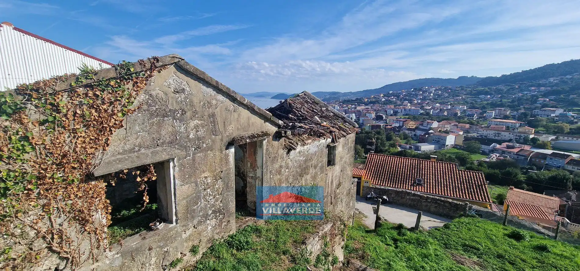 Vista exterior de Casa adosada en venda en Bueu