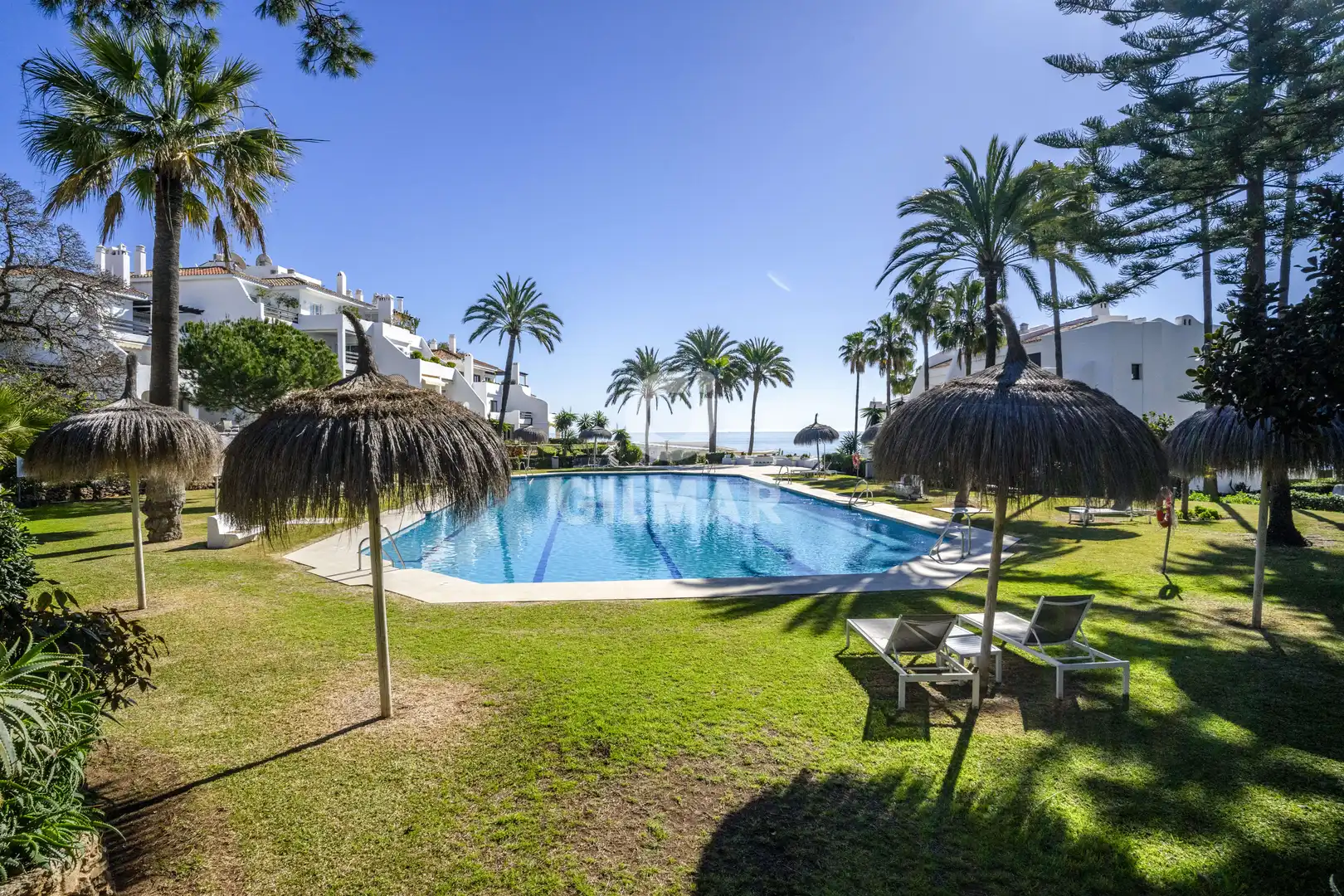 Garten von Einfamilien-Reihenhaus zum Verkauf in Marbella mit Heizung, Privatgarten und Schwimmbad