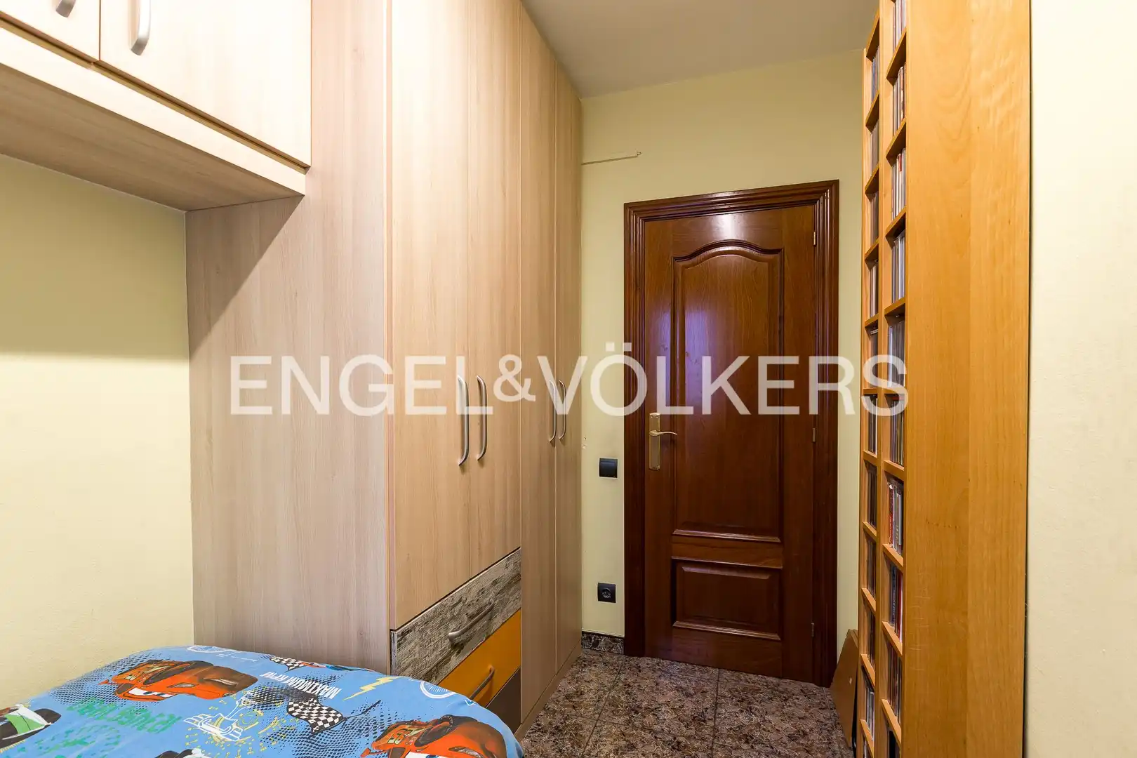 Piso en venta en Barcelona con Calefacción y Balcón