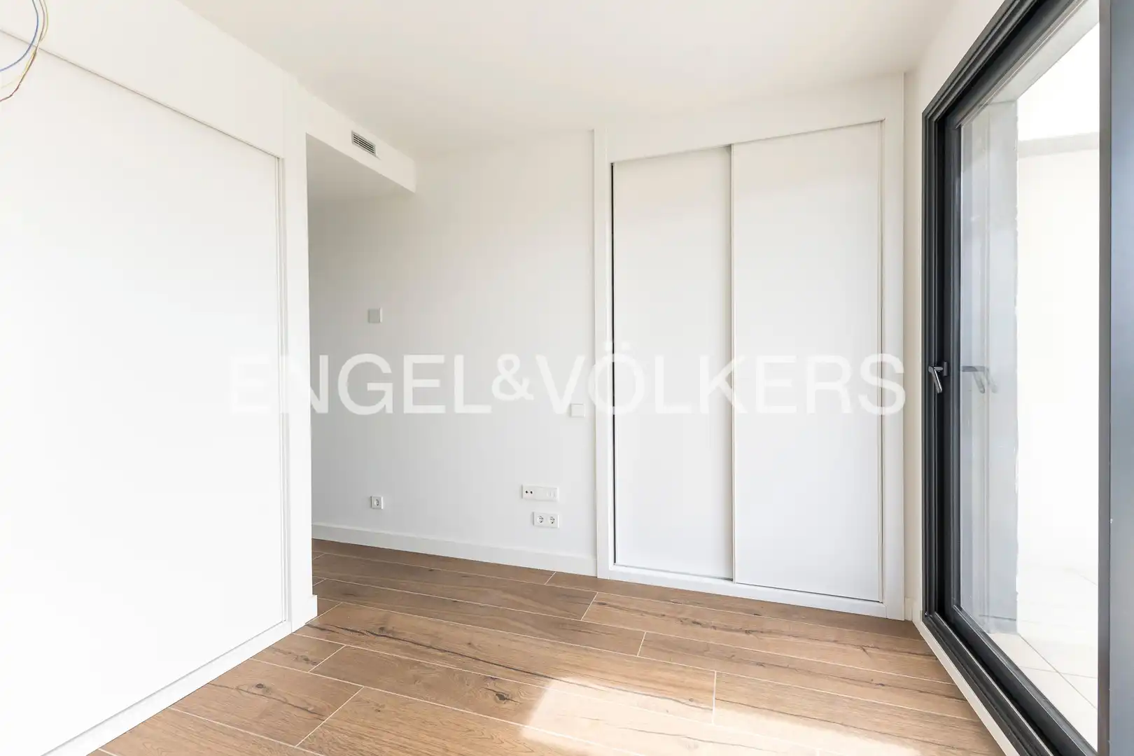 Schlafzimmer von Dachboden zum Verkauf in Madrid mit Klimaanlage, Heizung und Terrasse