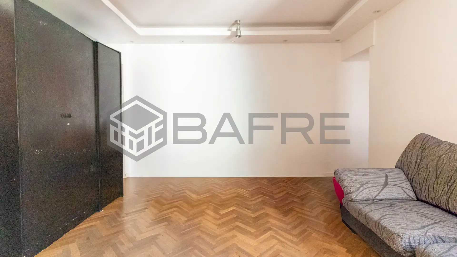 Flat for sale in  Madrid Capital  with Heating and Parquet flooring