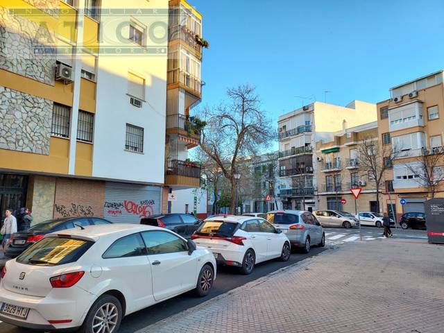 Local comercial en Alquiler en Calle Palma Del Rio en Cruz Roja