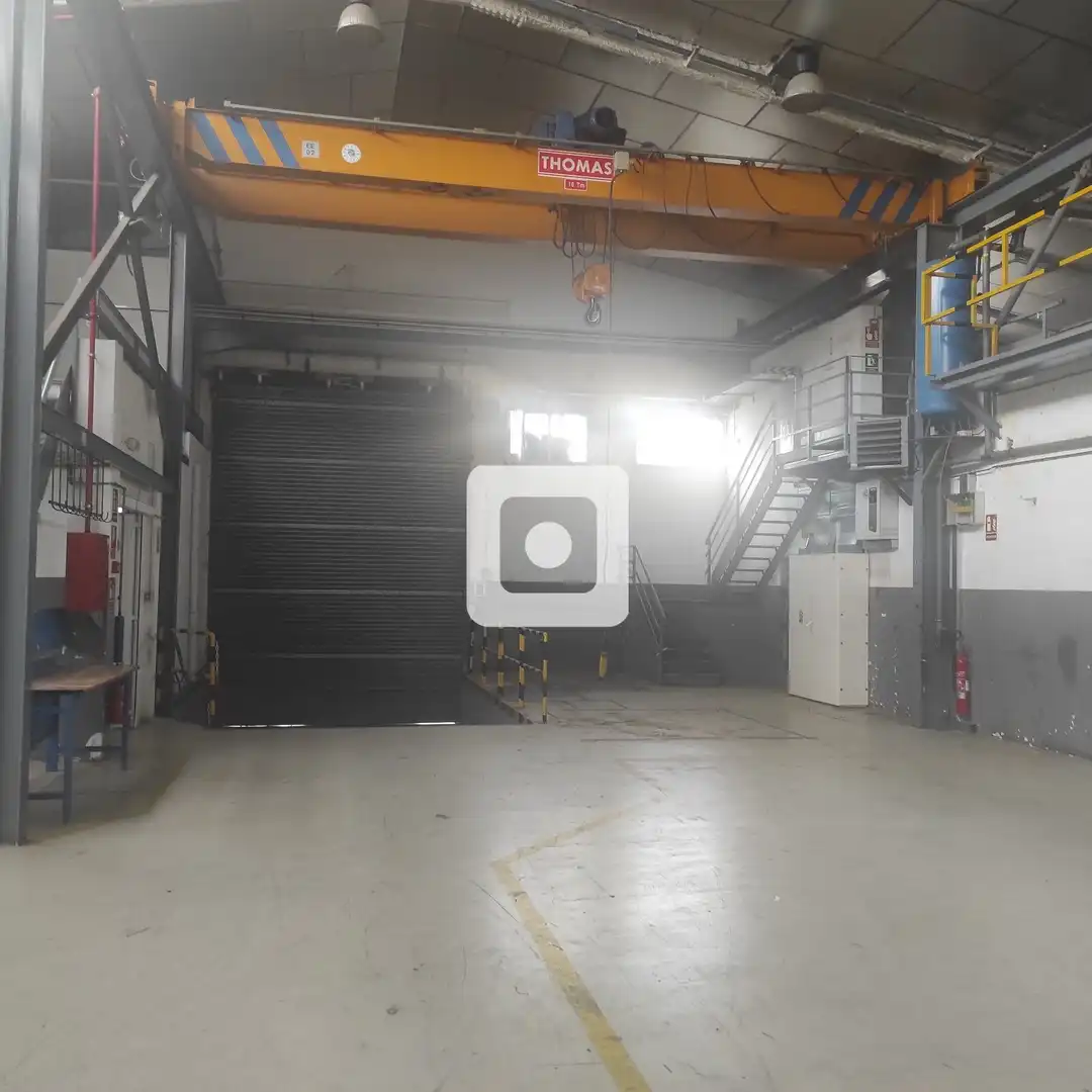 Industrial buildings for rent in de les Cosidores, Egara