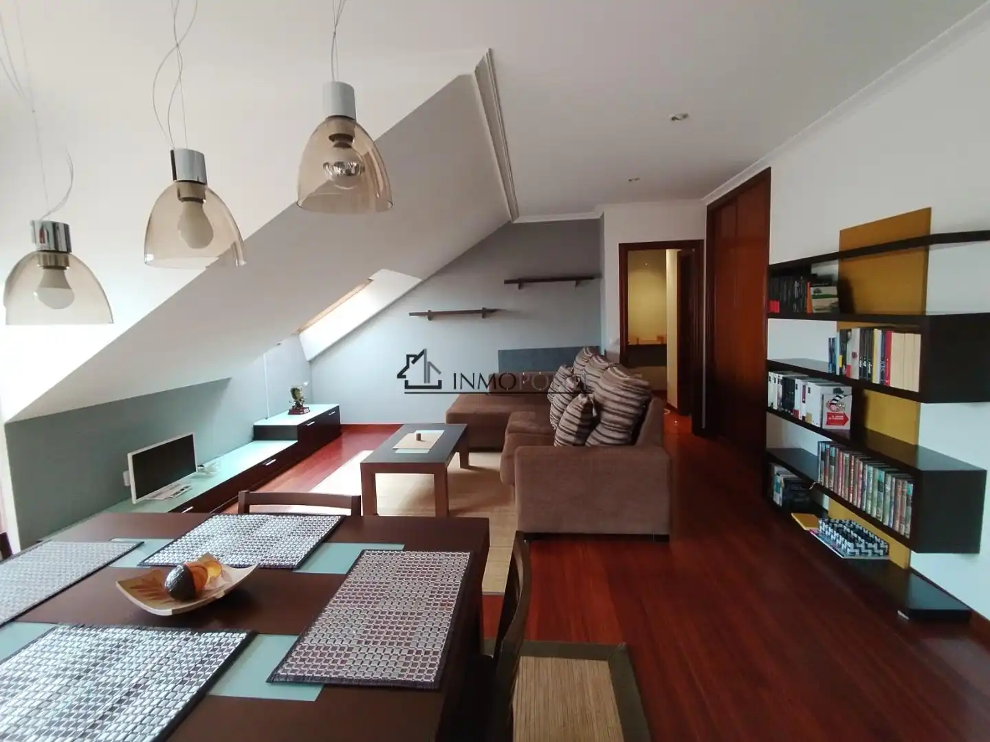 Wohnzimmer von Dachboden zum Verkauf in Pontevedra Capital  mit Heizung, Abstellraum und Möbliert