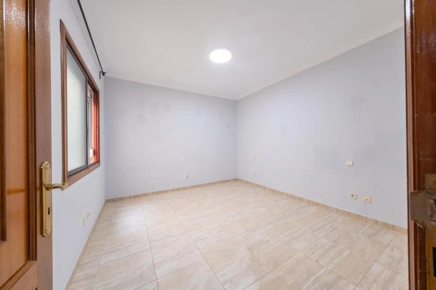 Flat for rent in Calle Bravo Murillo, 3, Triana