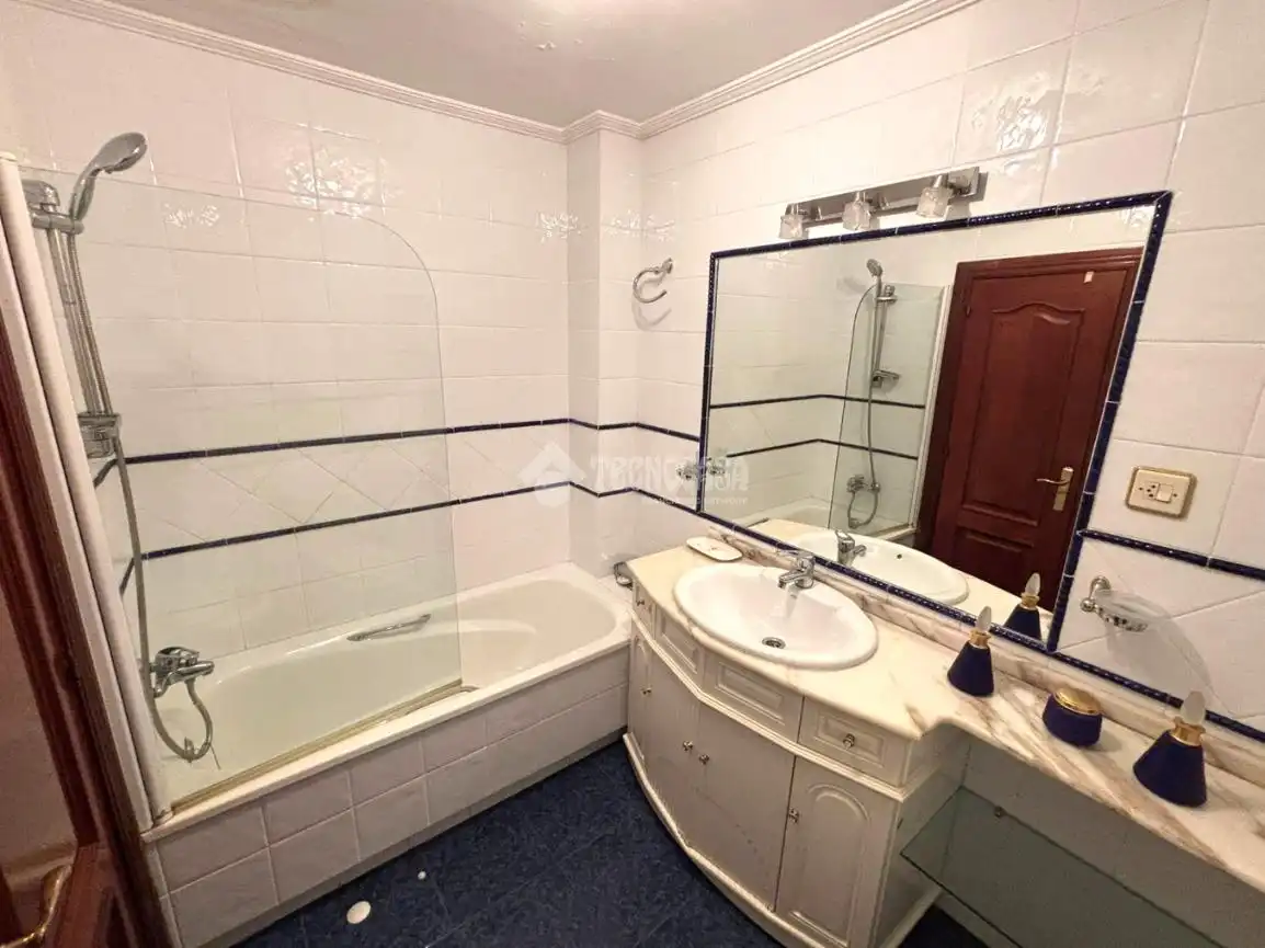 Baño de Piso en venta en Medina del Campo con Calefacción