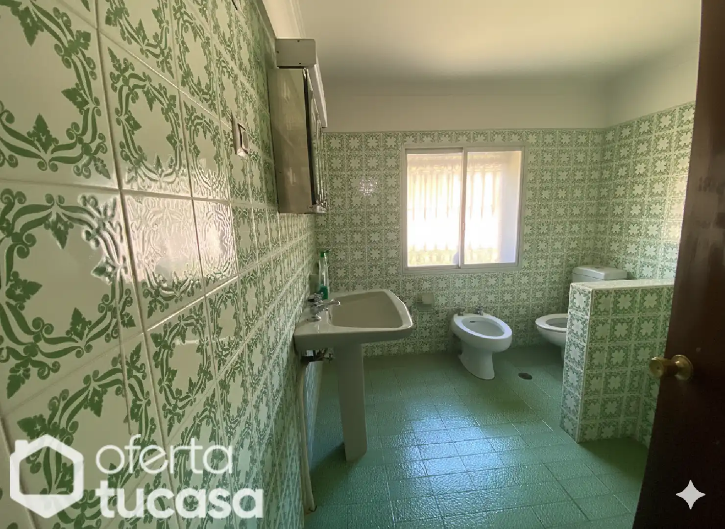 Baño de Piso en venta en Cabrales con Jardín privado y Amueblado