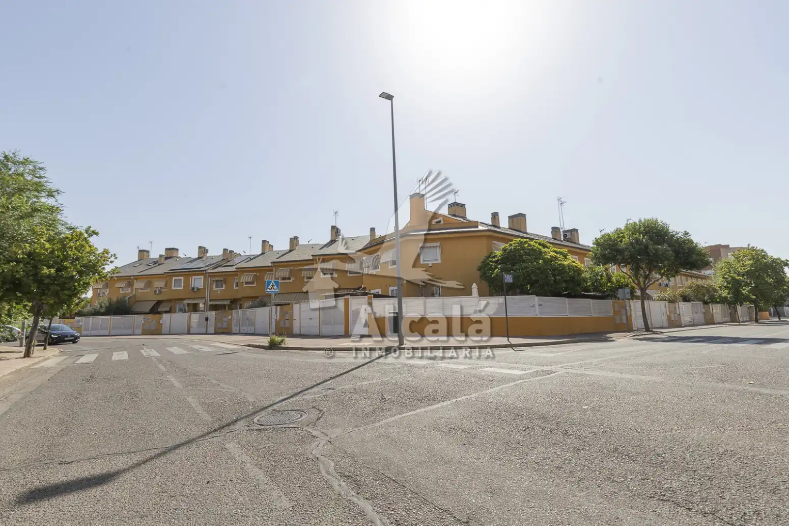 Vista exterior de Local en venta en Alcalá de Henares