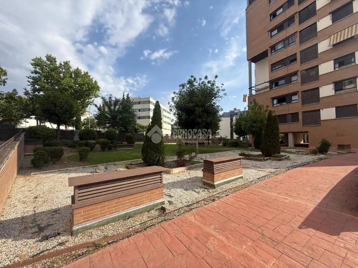 Aparcament de Pis en venda en Madrid amb Aire condicionat, Calefacció i Piscina comunitària