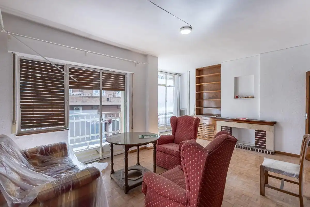 Flat with lift for sale in Calle María Luisa de Dios 4