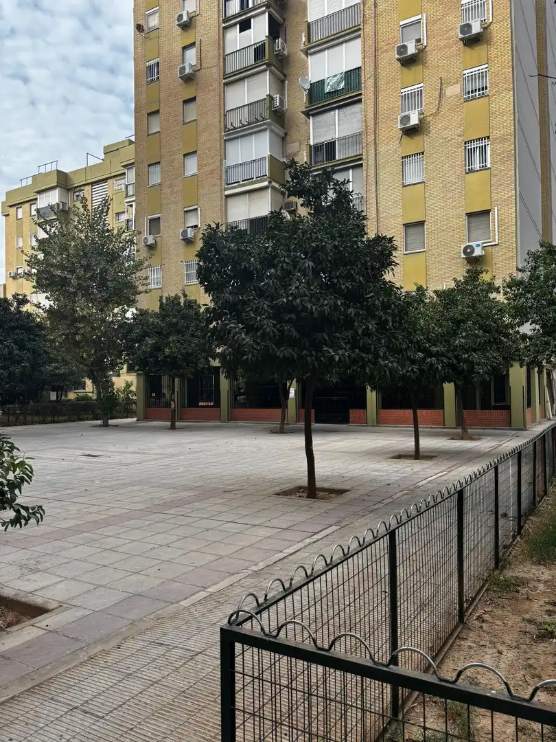 Vista exterior de Pis en venda en Sevilla