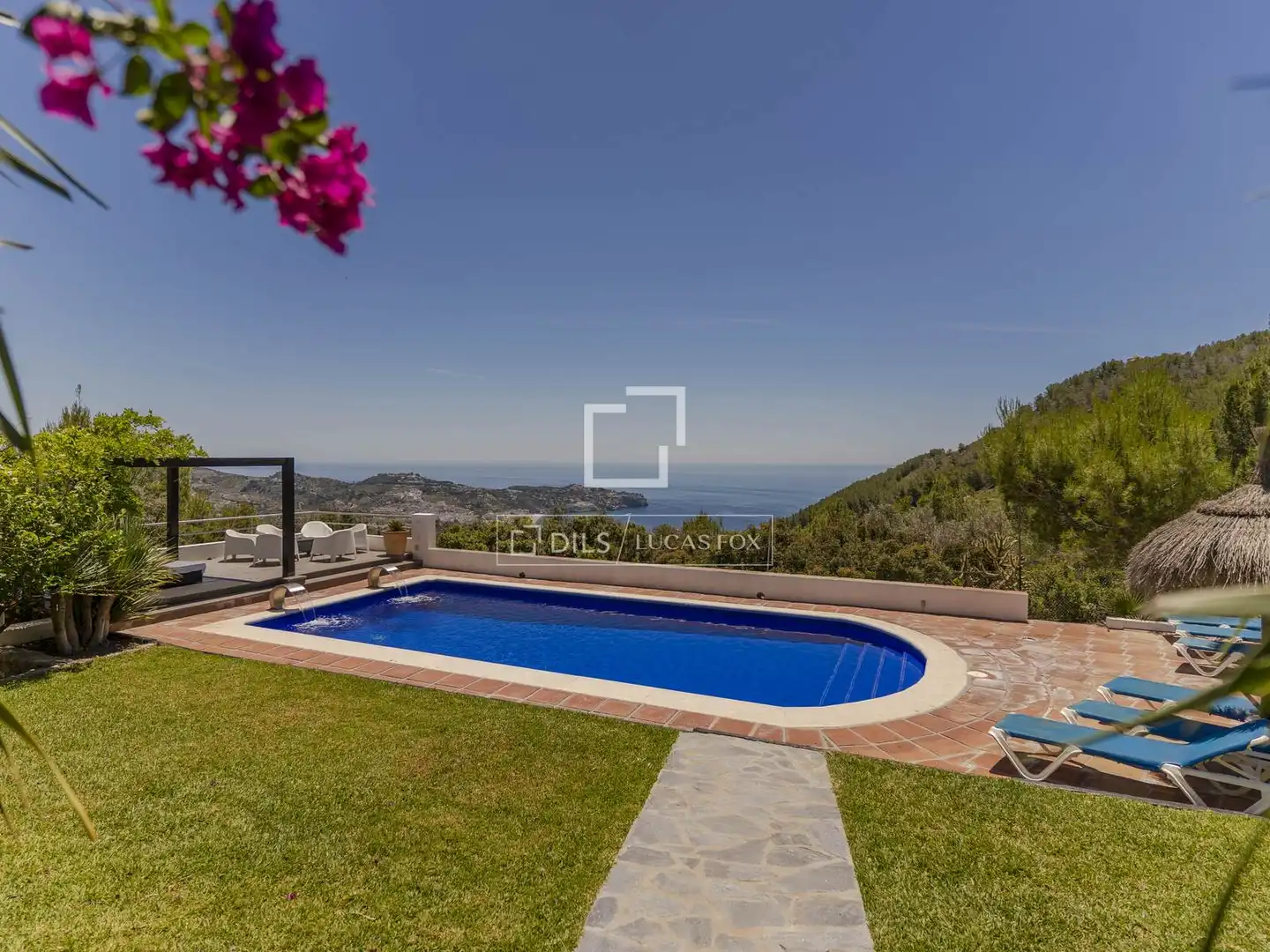 Piscina de Casa o xalet en venda en Almuñécar amb Aire condicionat, Calefacció i Jardí privat