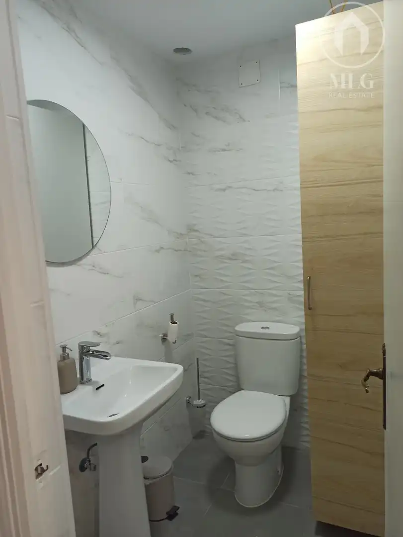 Baño de Oficina de alquiler en Málaga con Amueblado