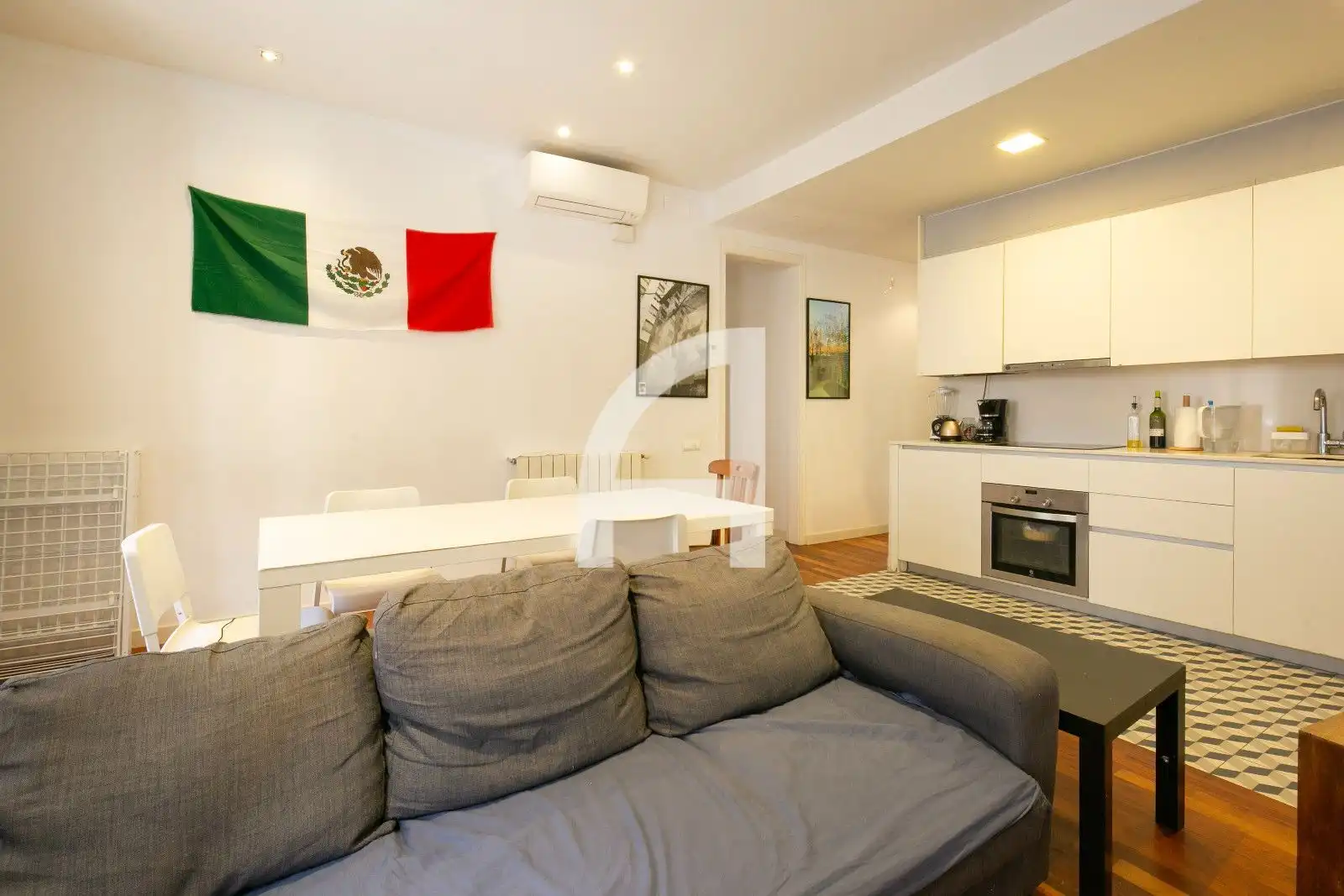 Appartamento con terrazza in vendita a Abaixadors, imagen 3