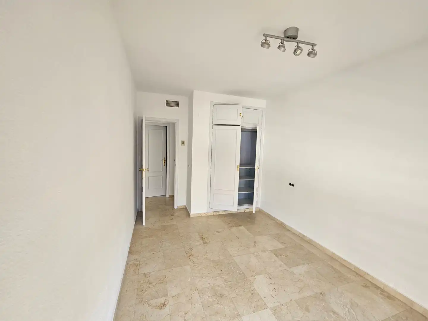 Piso de alquiler en Cáceres con Aire acondicionado y Terraza