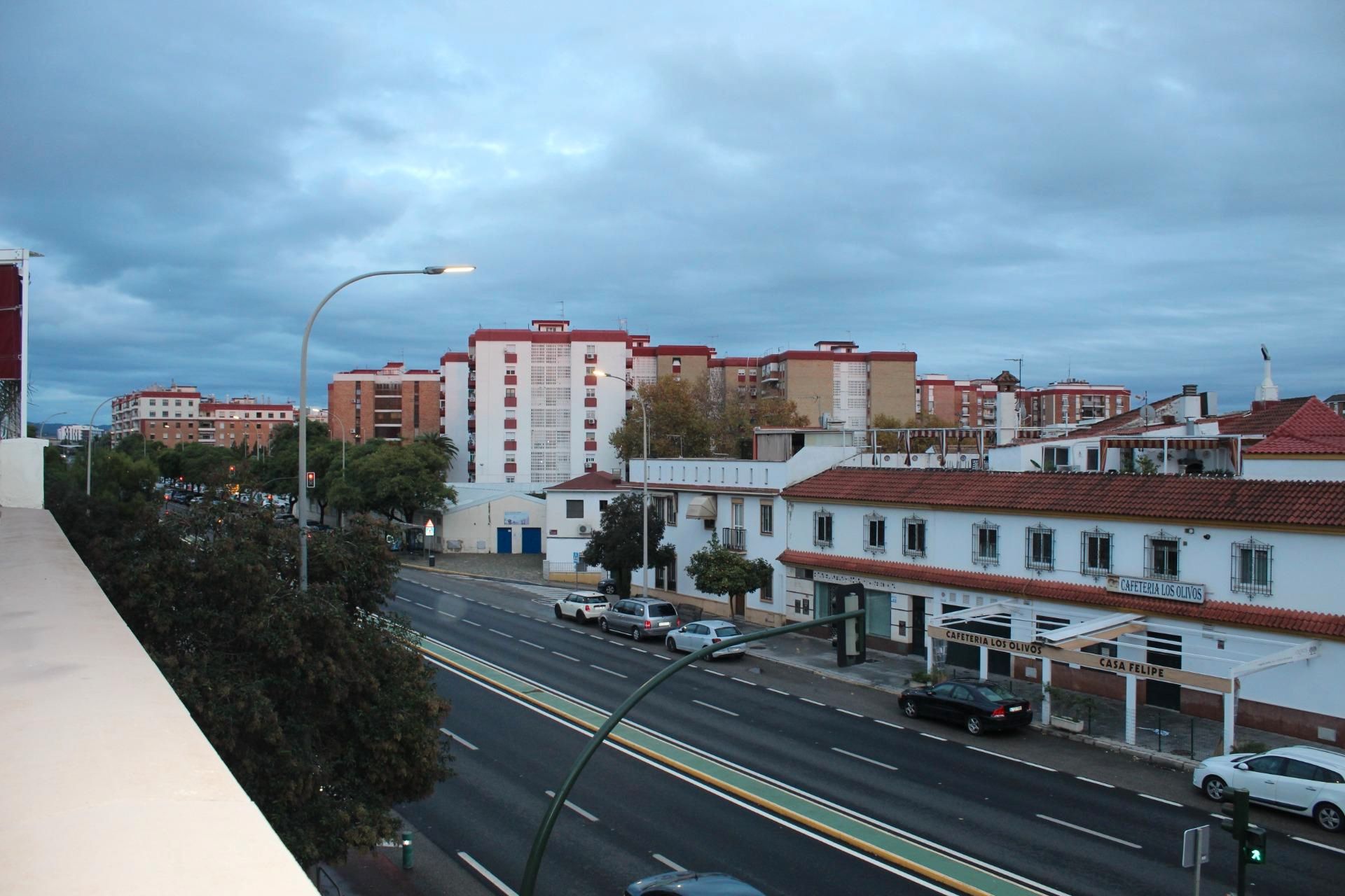 Vista exterior de Casa adosada en venda en  Córdoba Capital amb Aire condicionat, Calefacció i Terrassa