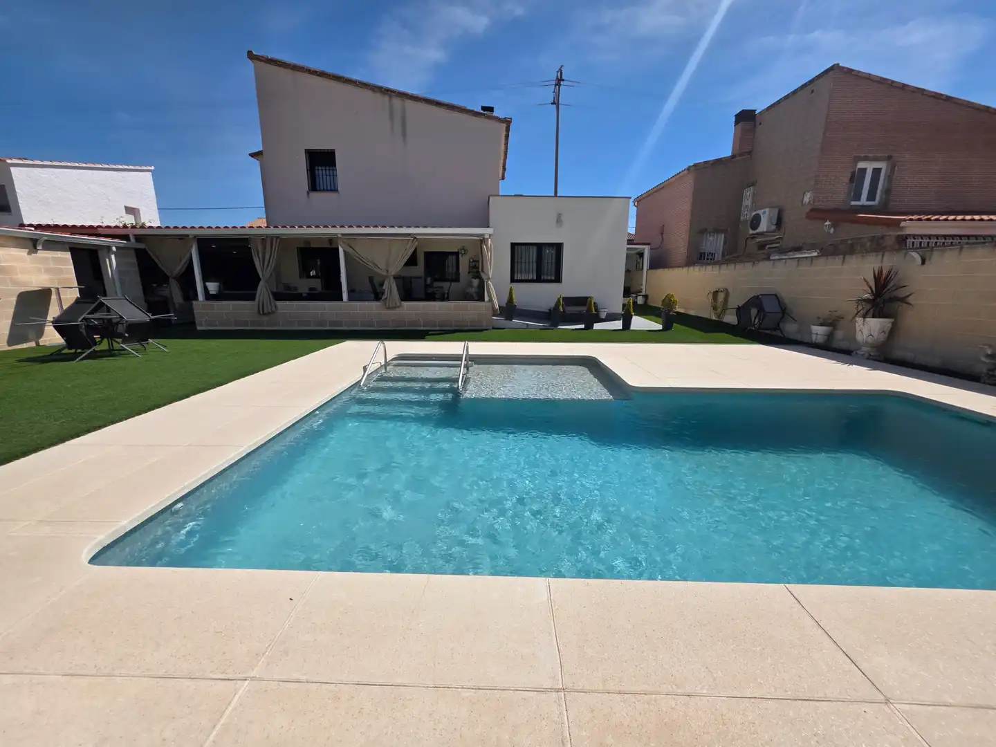 Swimming pool of Houses for sale in Griñón  with Air Conditioner, Heating and Private garden