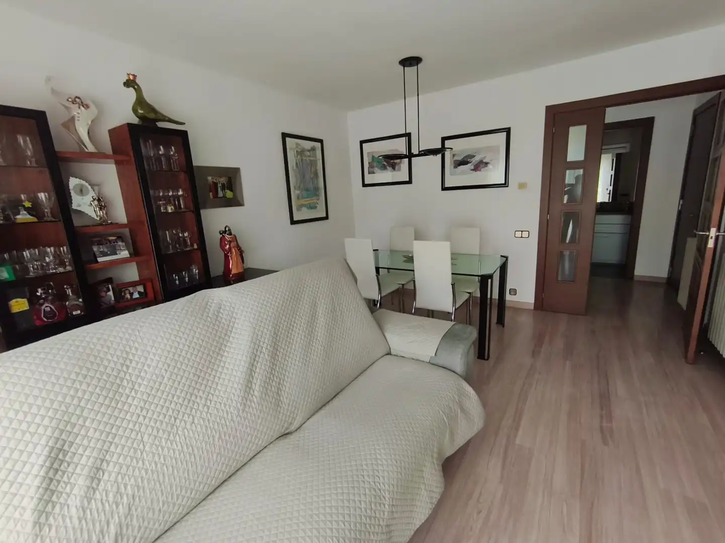 Sala d'estar de Casa adosada en venda en Berga amb Aire condicionat, Calefacció i Jardí privat