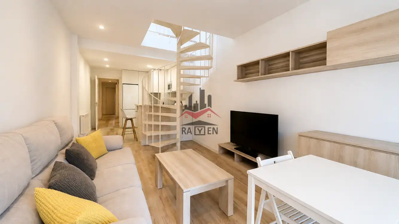 Sala d'estar de Dúplex en venda en Figueres amb Calefacció