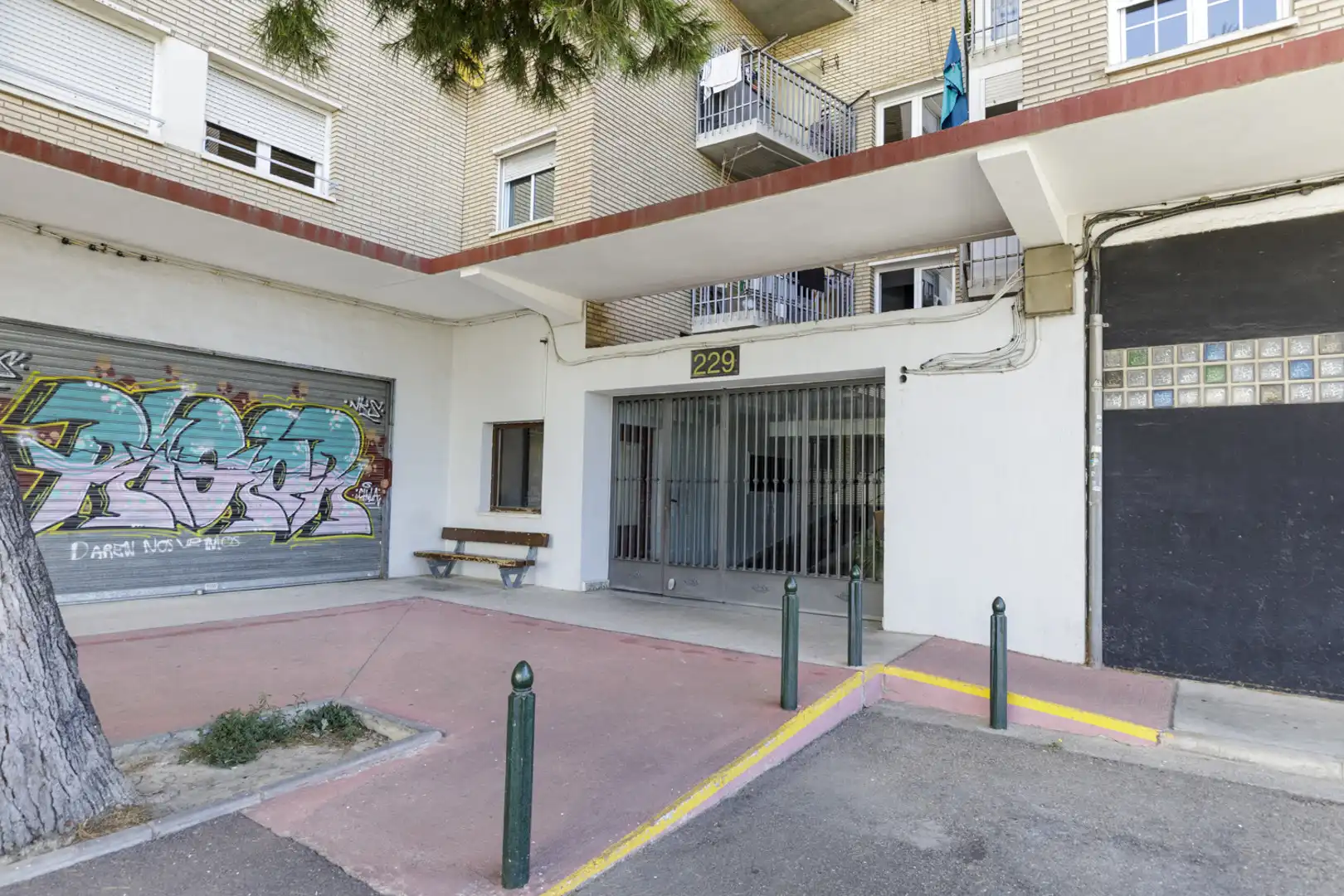 Exterior view of Flat for sale in Zaragoza  with Storage room