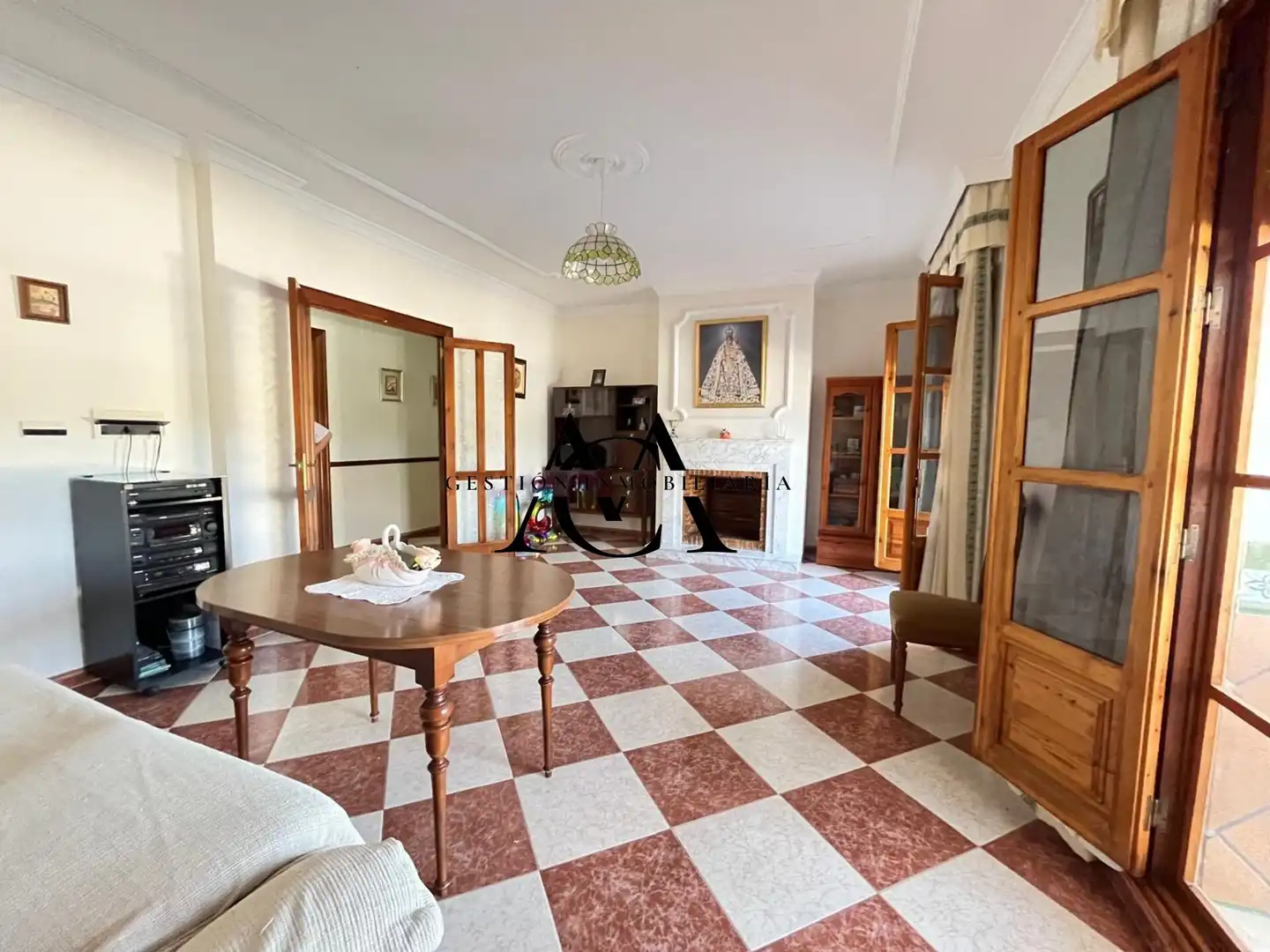 Sala de estar de Casa o chalet en venta en Lucena con Terraza y Amueblado