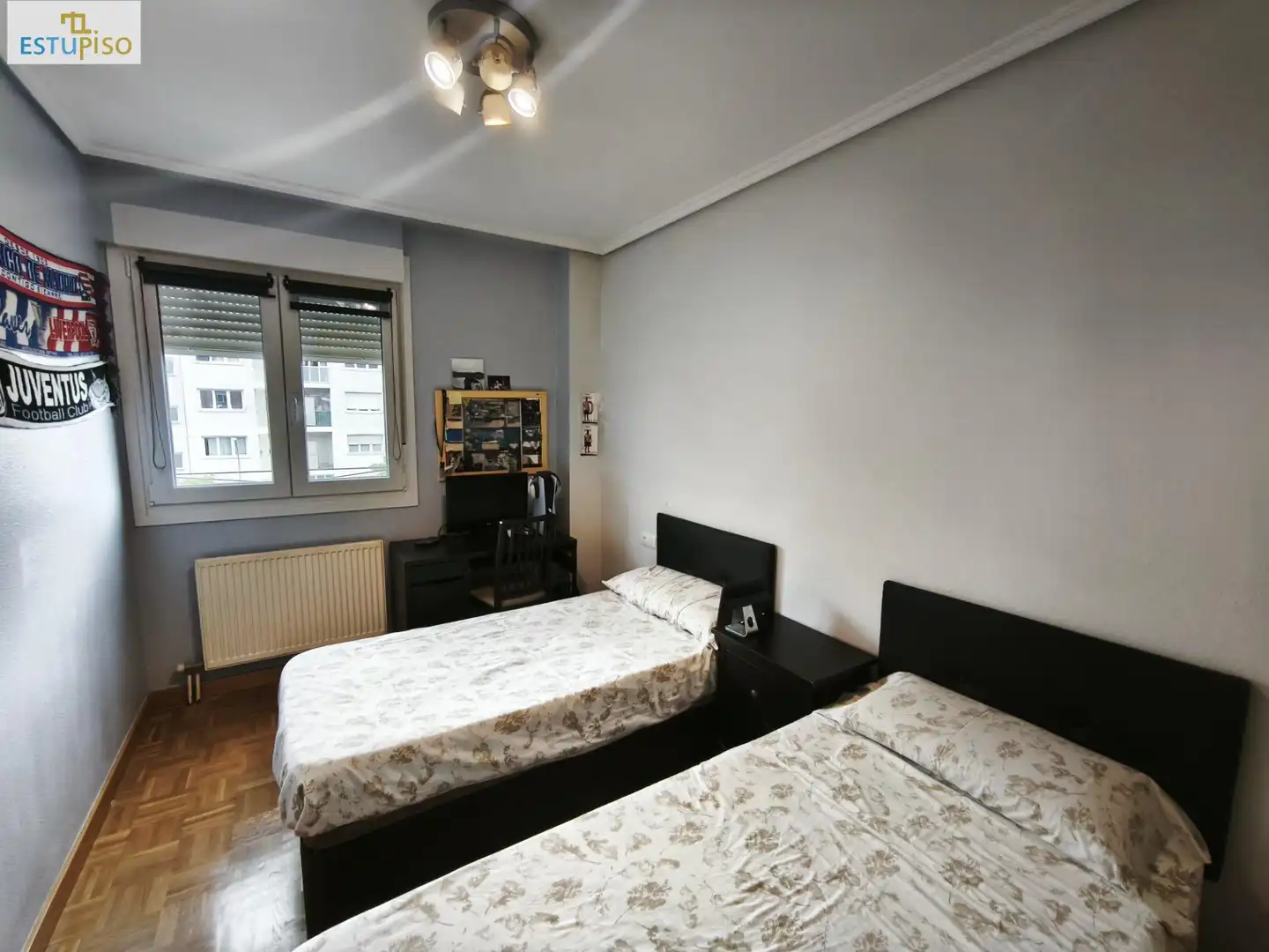 Schlafzimmer von Wohnung zum Verkauf in Vitoria - Gasteiz mit Heizung, Abstellraum und Möbliert
