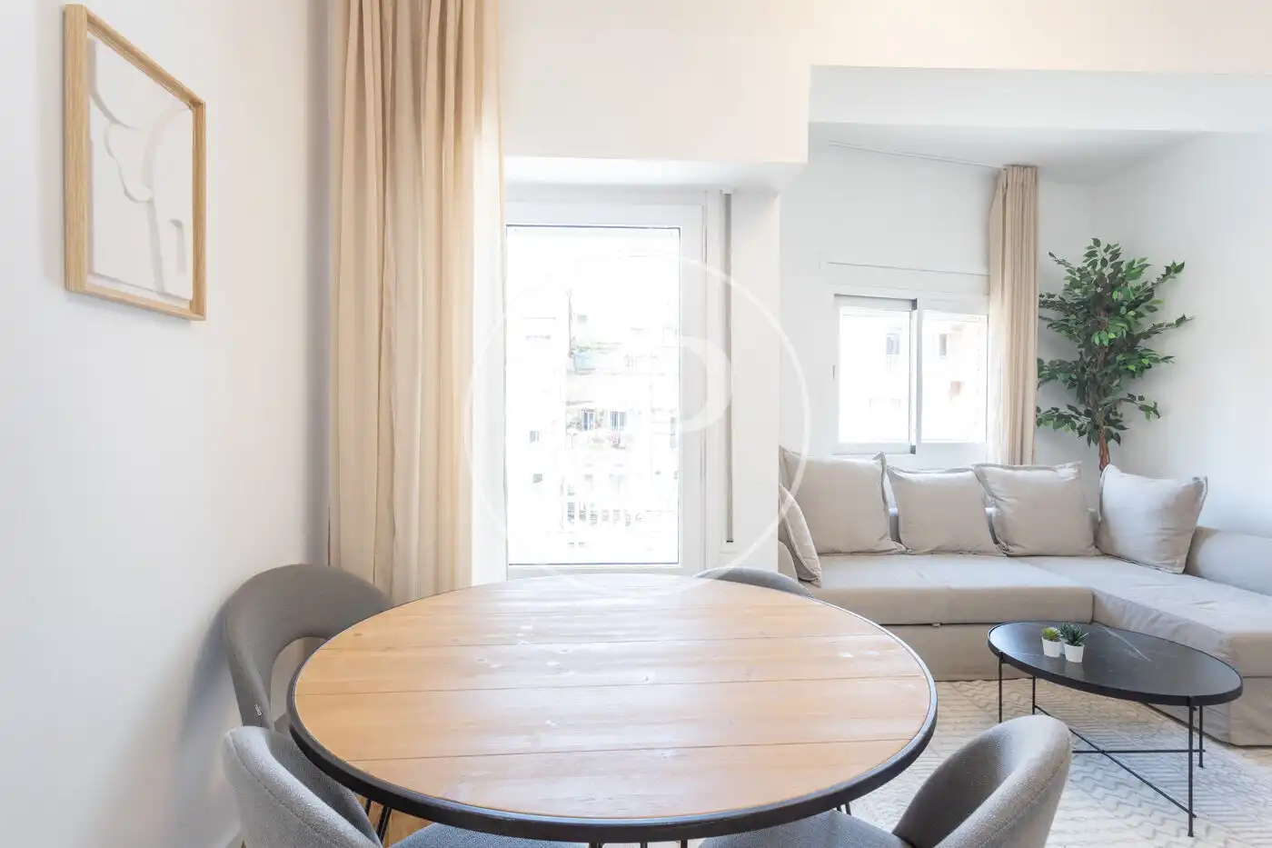 Flat for rent in Carrer de la Marina, Fort Pienc
