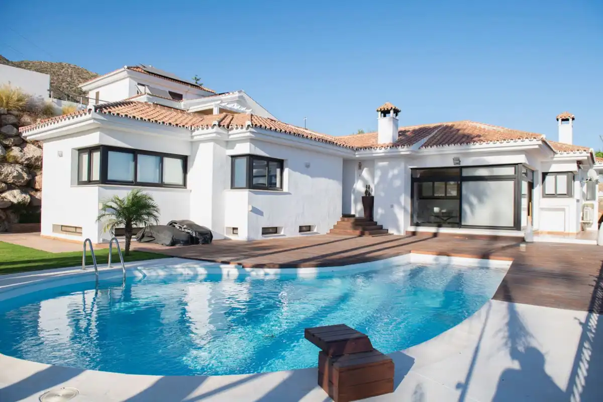 Piscina de Casa o chalet en venta en Benalmádena con Aire acondicionado, Calefacción y Piscina