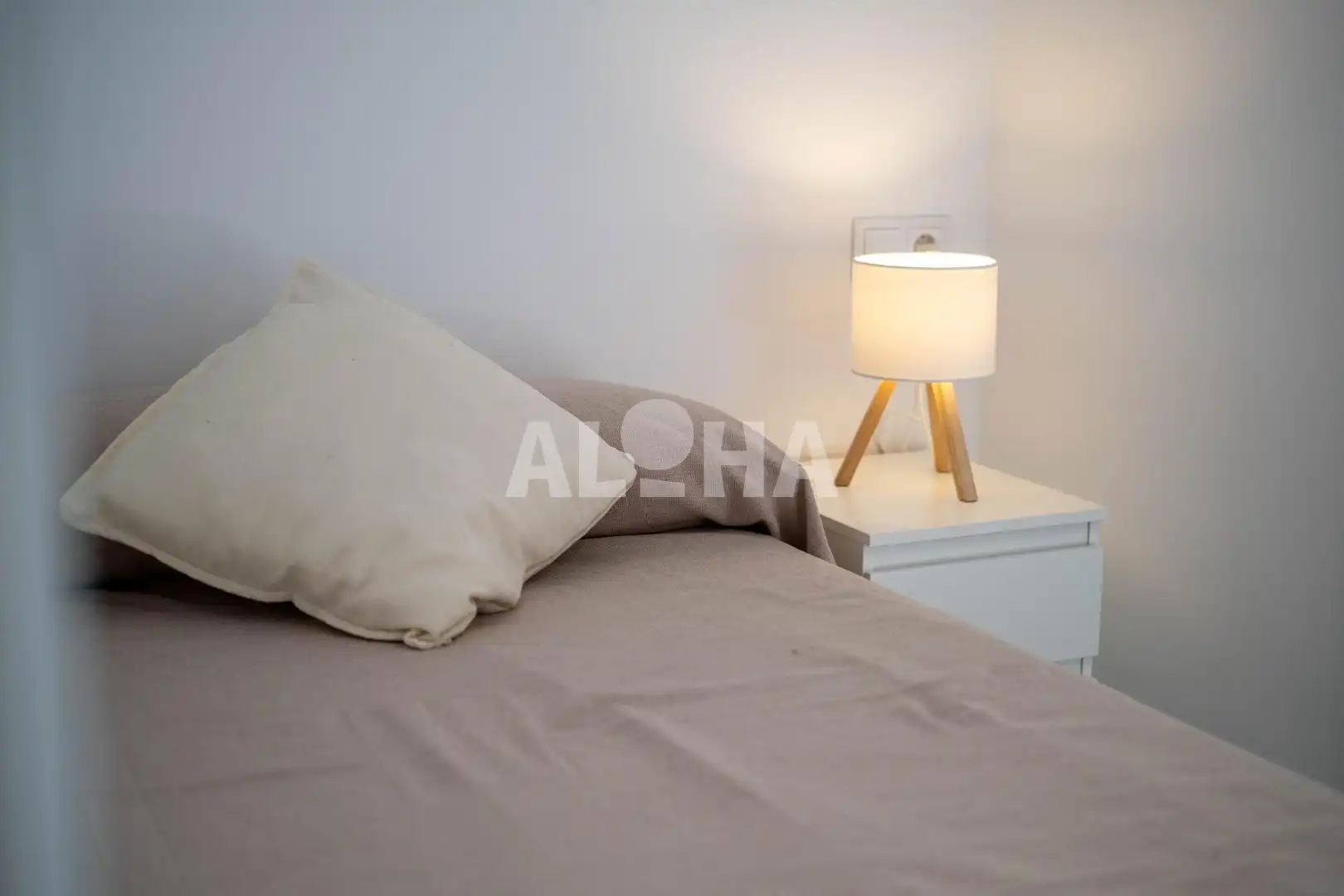Bedroom of Apartments for rent in Alfara del Patriarca  with Air Conditioner, Terrace and Furnished