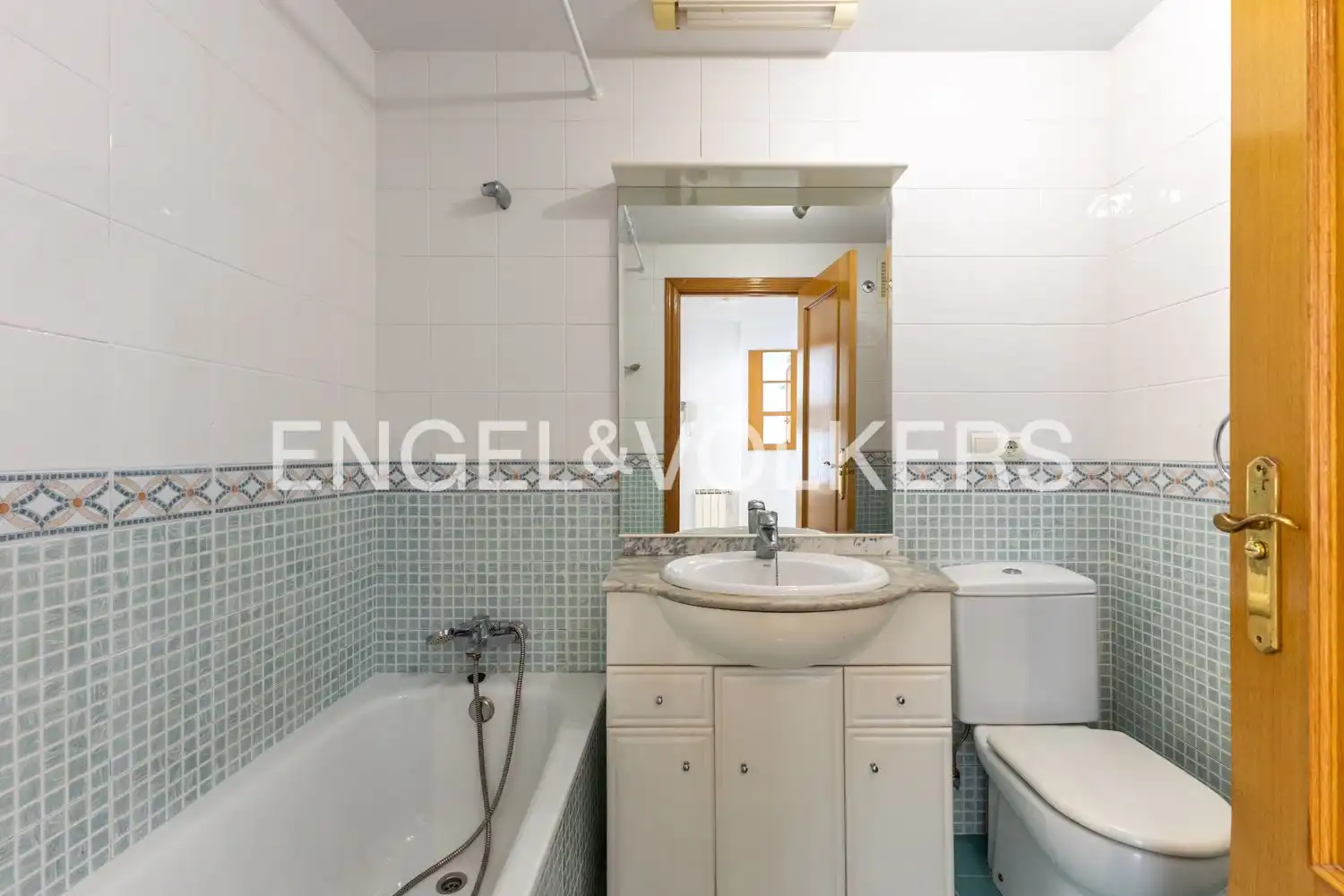 Baño de Piso de alquiler en Valencia con Calefacción