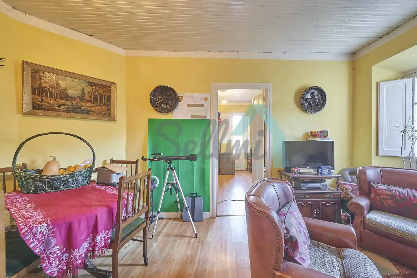 Sala de estar de Casa o chalet en venta en Belmonte de Miranda con Jardín privado, Parquet y Terraza
