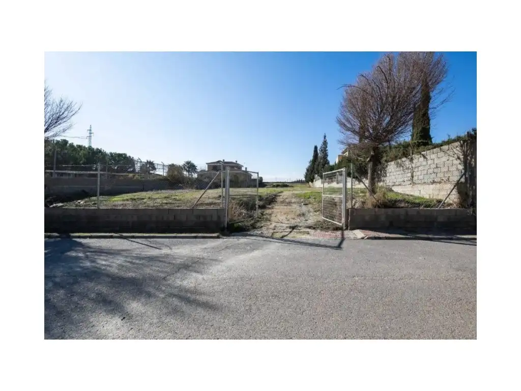 Lands and plots for sale in Aljomahima - Ermita