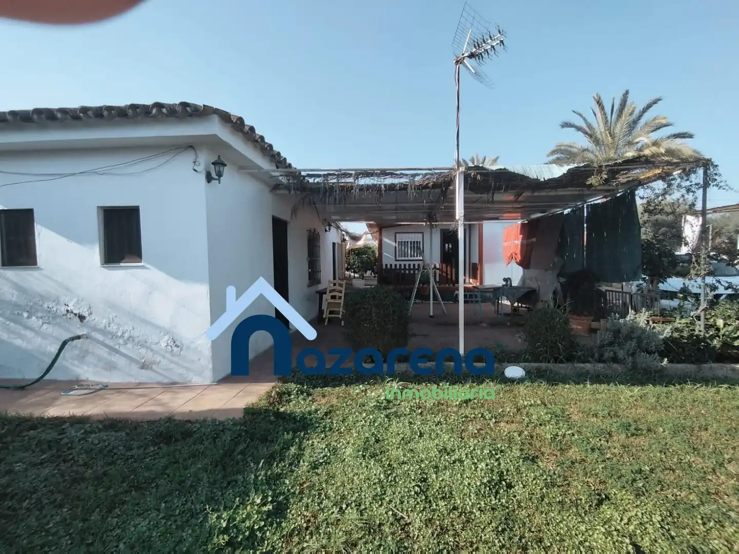 Vista exterior de Terreno en venta en Coria del Río