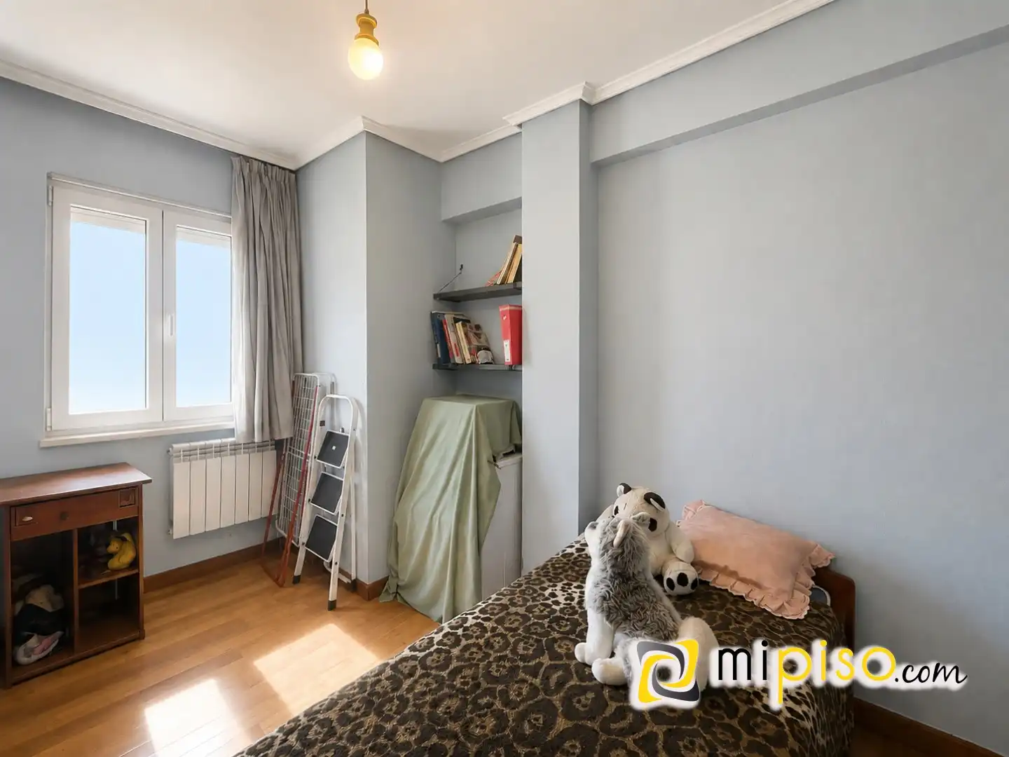 Schlafzimmer von Wohnung zum Verkauf in Laredo mit Balkon
