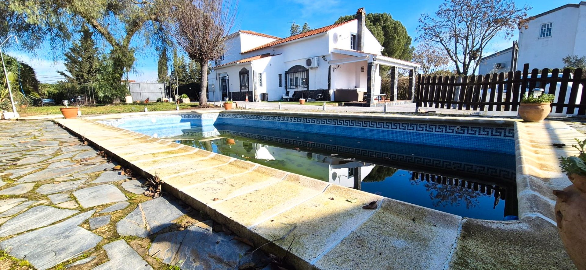 Piscina de Casa o xalet en venda en Badajoz Capital amb Aire condicionat, Calefacció i Jardí privat