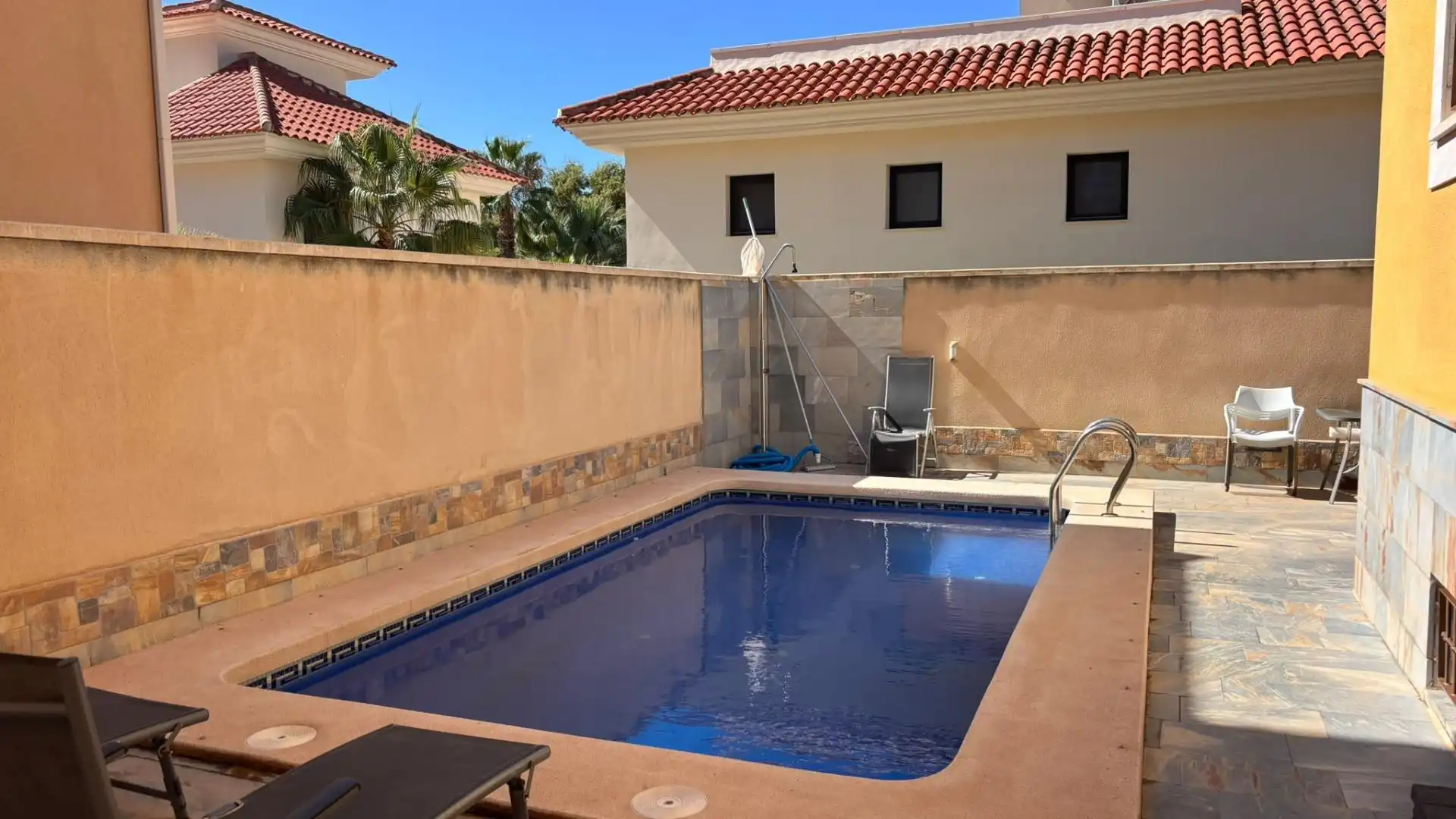 Detached house with terrace for sale in Calle Calle Naranjo de Bulnes, imagen 4