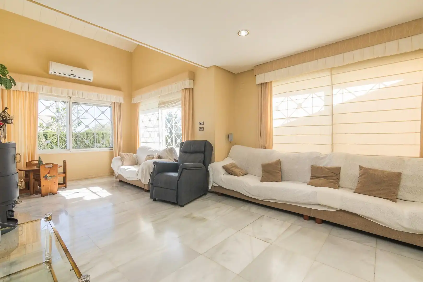 Sala de estar de Casa o chalet en venta en Elche / Elx con Aire acondicionado, Jardín privado y Terraza