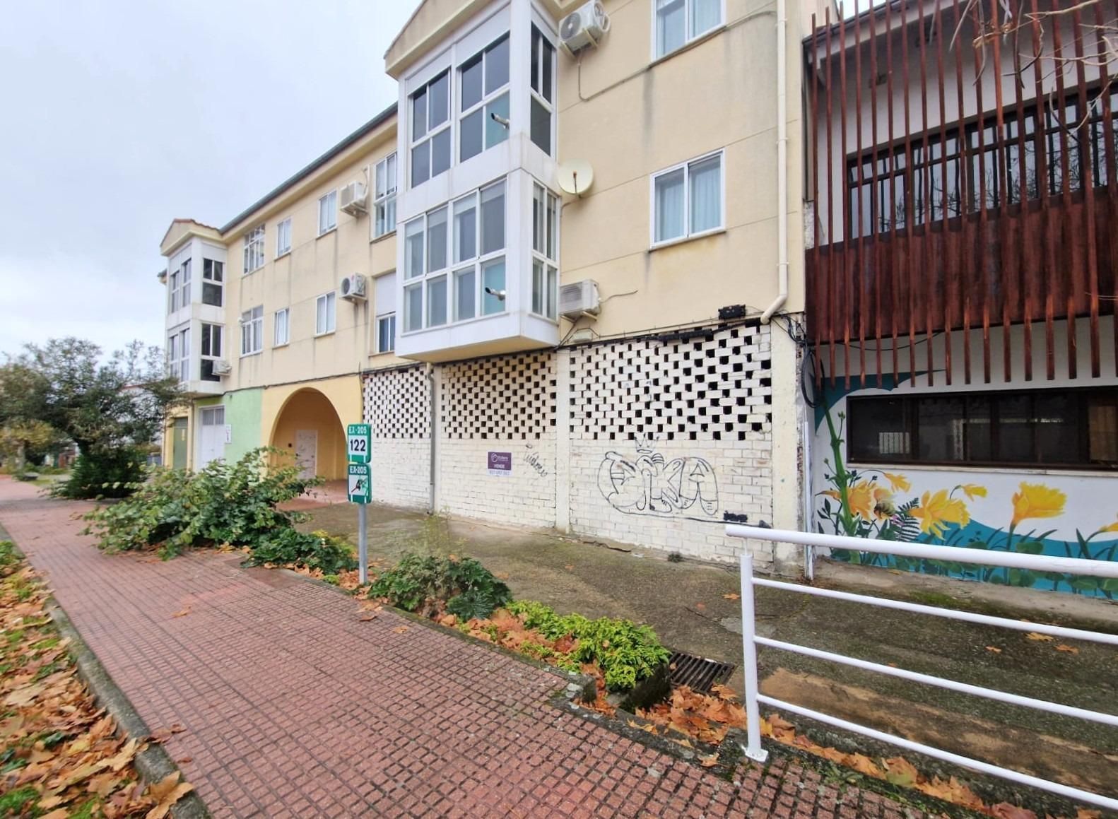 Vista exterior de Local en venta en Hervás